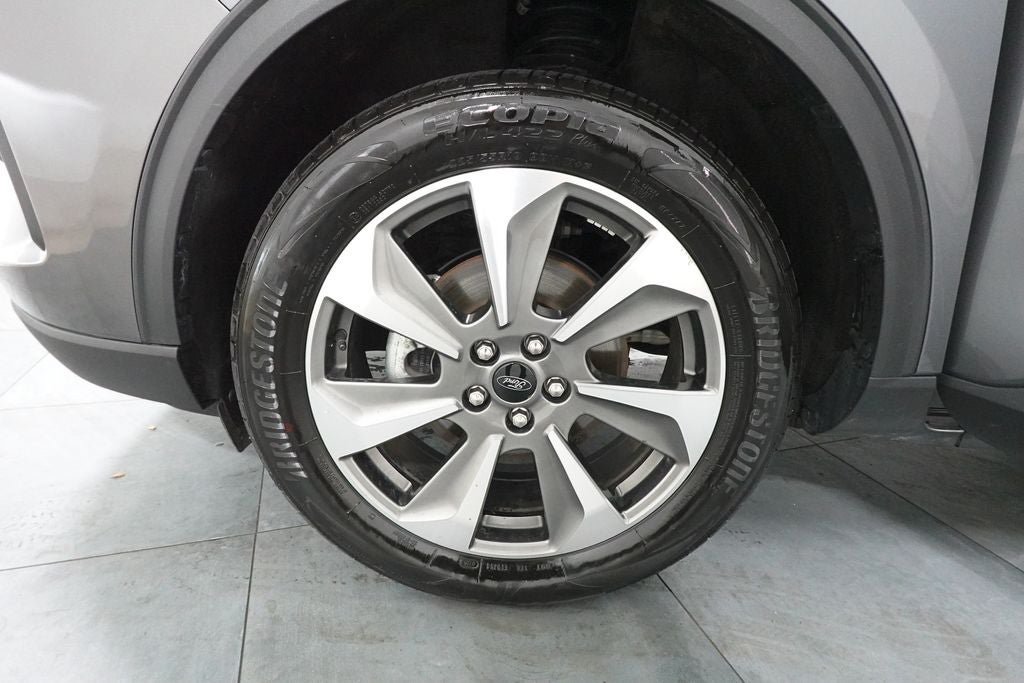 Certified 2025 Ford Escape Platinum AWD/4WD image 36