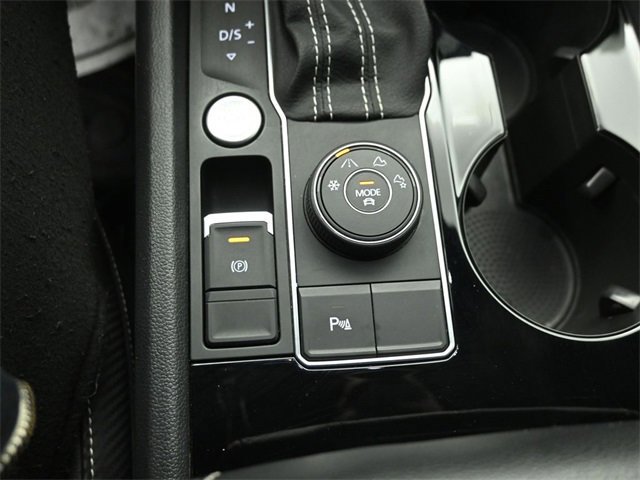 Used 2022 Volkswagen Atlas Cross Sport SE w/ Black Wheel Package image 30