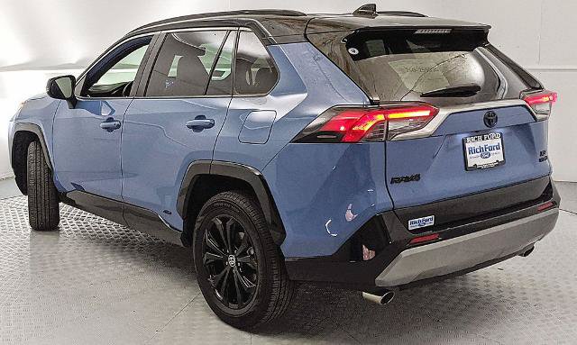 Used 2022 Toyota RAV4 XSE AWD/4WD image 4