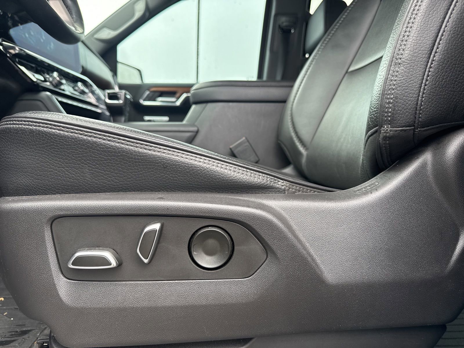 Used 2023 GMC Sierra 1500 Denali w/ Denali Reserve Package AWD/4WD image 18