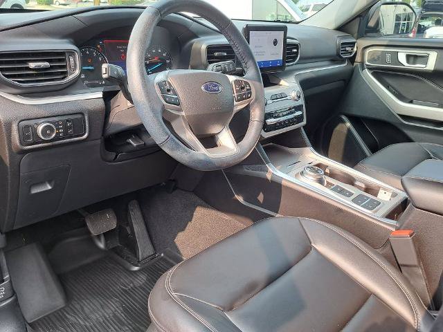 Certified 2023 Ford Explorer XLT w/ Equipment Group 202A RWD image 7