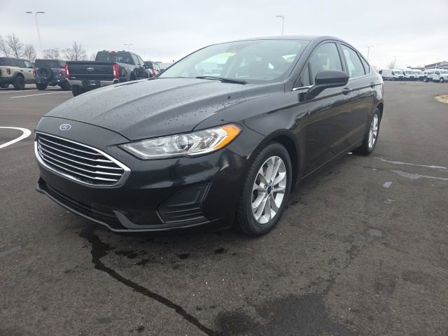 Certified 2020 Ford Fusion SE image 2