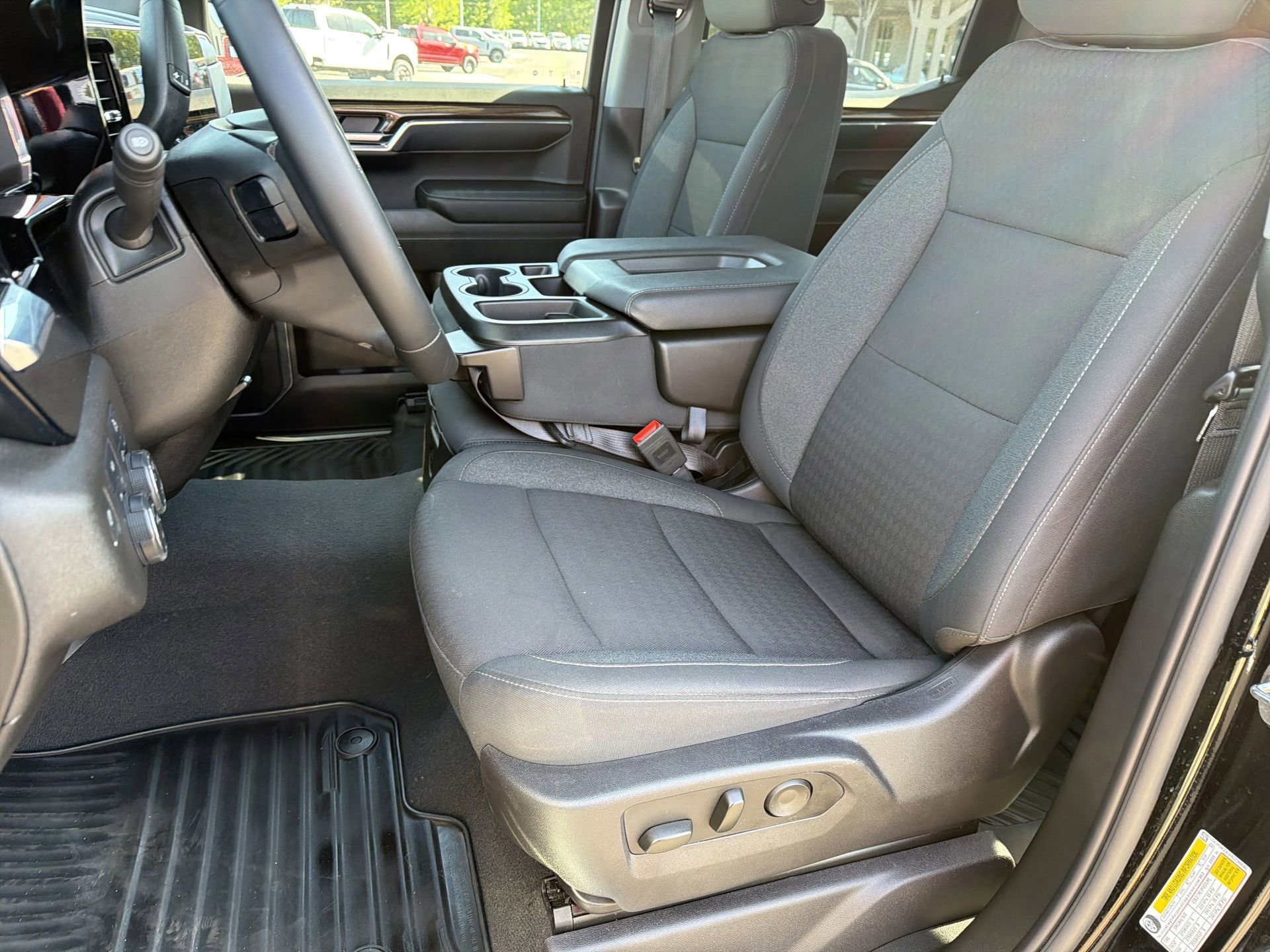 Used 2024 Chevrolet Silverado 1500 LT image 26