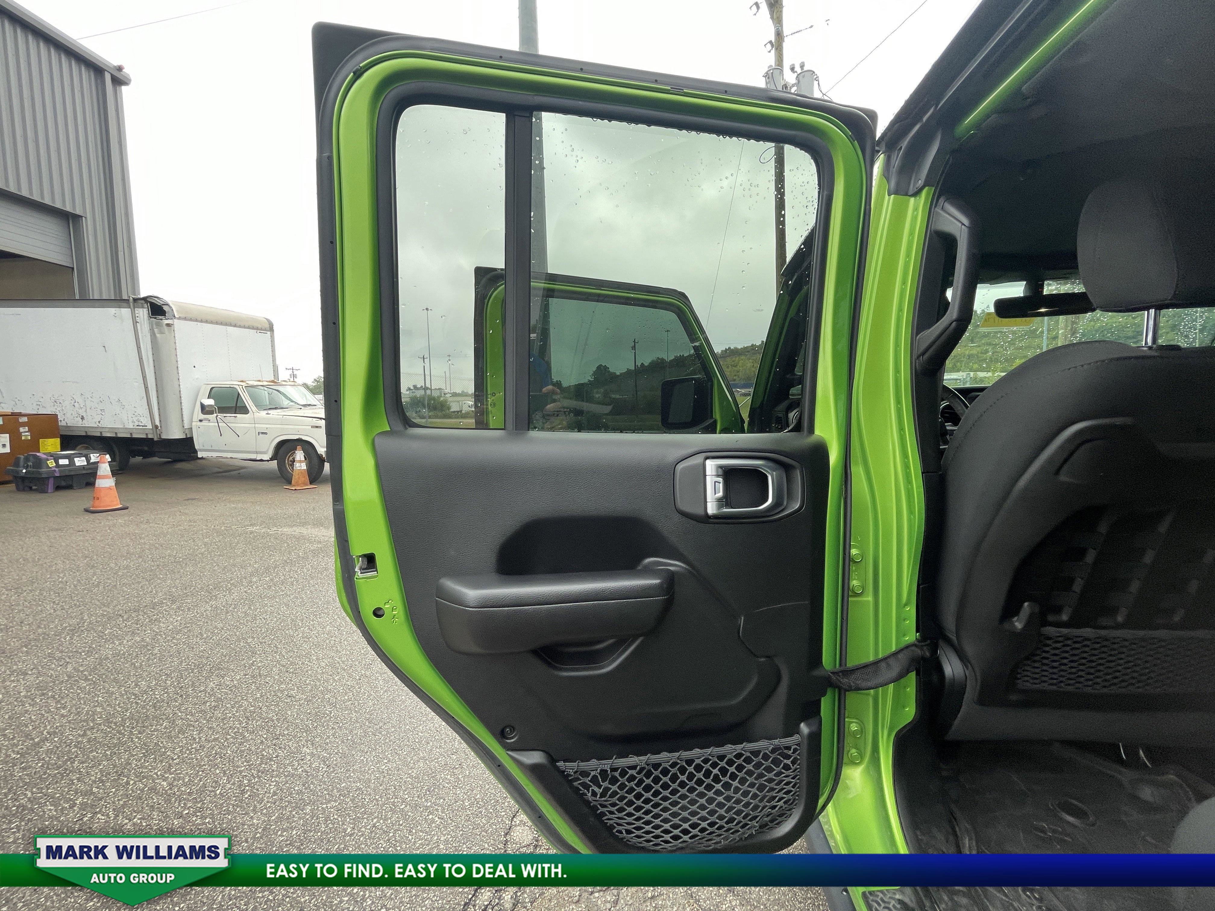 Used 2018 Jeep Wrangler Unlimited Rubicon image 14