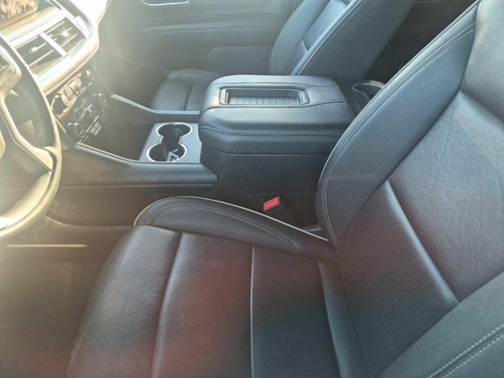Used 2024 Chevrolet Suburban Premier RWD image 24