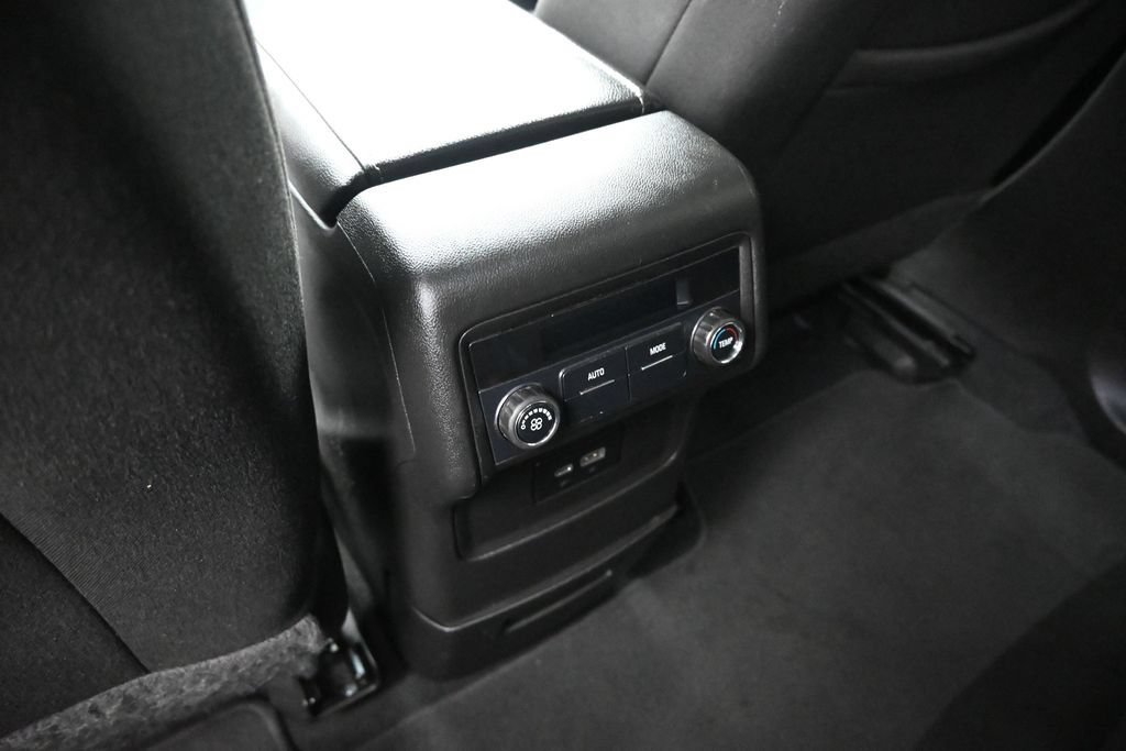 Used 2022 GMC Acadia SLE FWD image 21