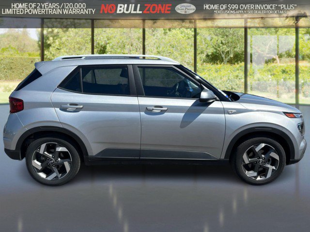 Used 2025 Hyundai Venue SEL FWD image 6