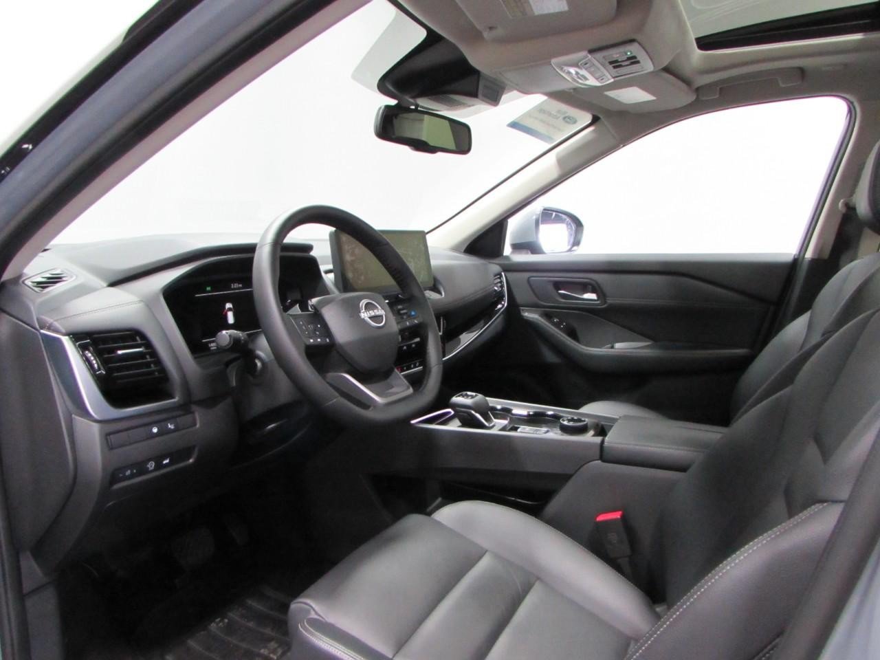 Used 2025 Nissan Rogue SL w/ Tech Package AWD/4WD image 13