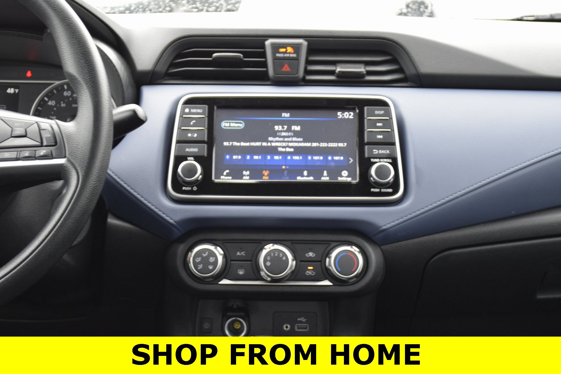 Used 2023 Nissan Versa SV image 4