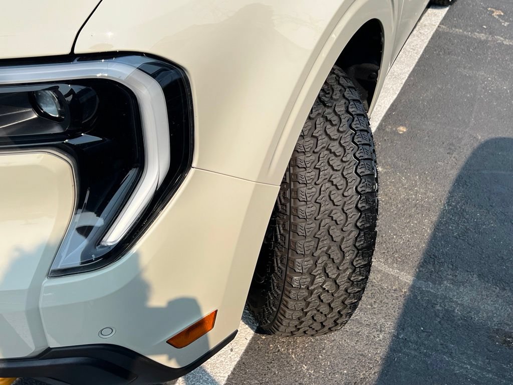 Certified 2025 Ford Maverick Tremor AWD/4WD image 3