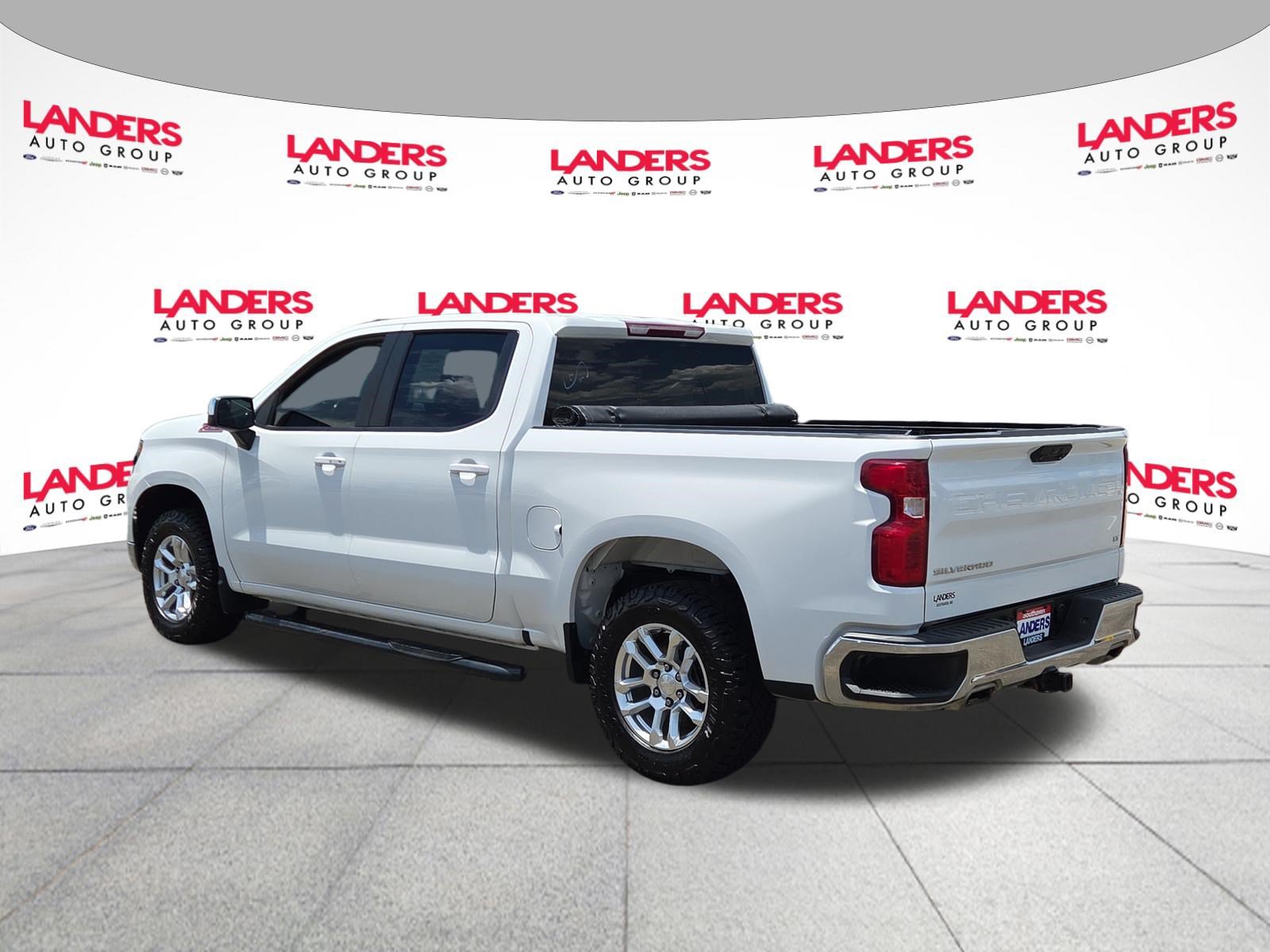 Used 2022 Chevrolet Silverado 1500 LT w/ Z71 Off-Road Package AWD/4WD image 5