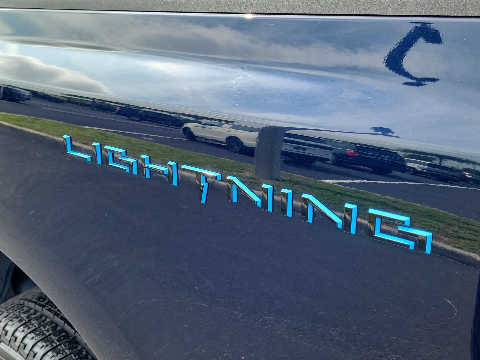 Certified 2025 Ford F150 Lightning XLT AWD/4WD image 7