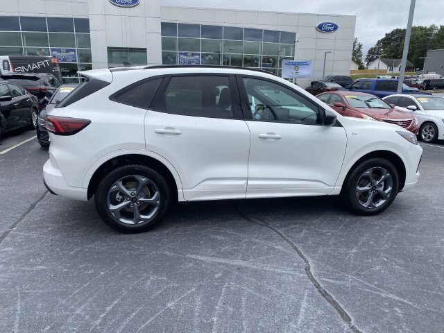 Certified 2024 Ford Escape ST-Line w/ Tech Pack #1 AWD/4WD image 8