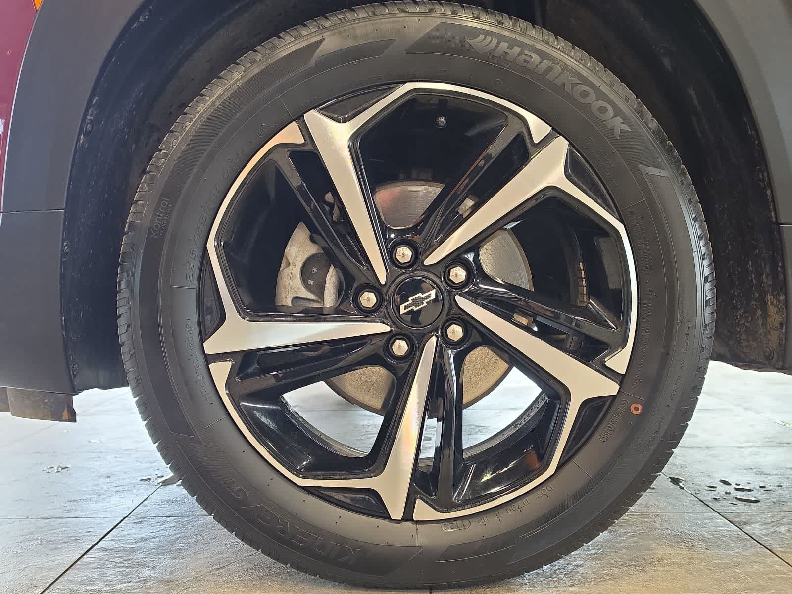 Used 2022 Chevrolet TrailBlazer RS w/ Technology Package FWD image 9