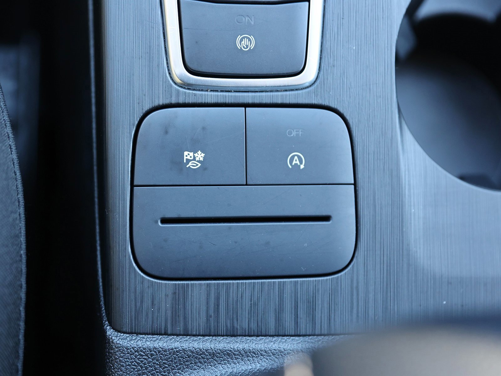 Certified 2025 Ford Escape Active image 33