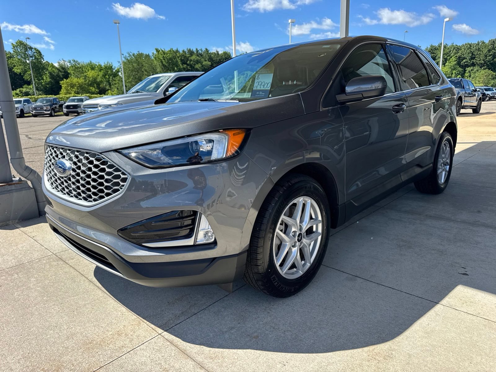 Certified 2024 Ford Edge SEL w/ Convenience Package AWD/4WD image 3