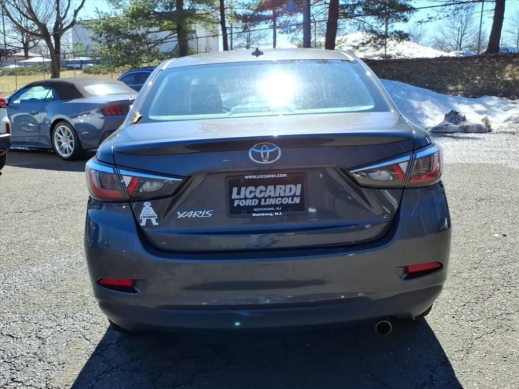 Used 2019 Toyota Yaris LE image 5
