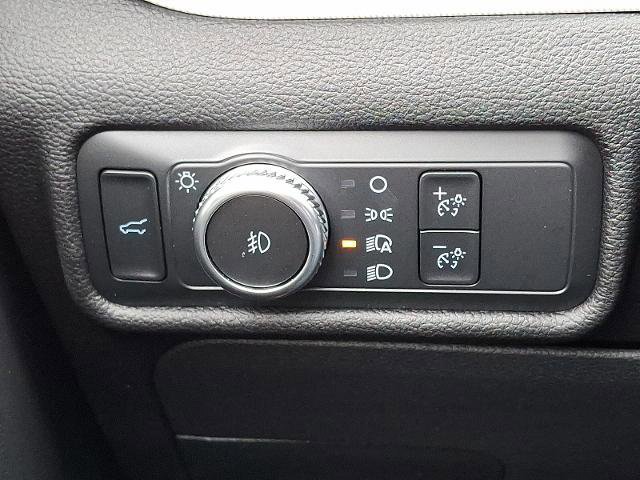 Certified 2022 Ford Explorer XLT w/ Equipment Group 202A image 24