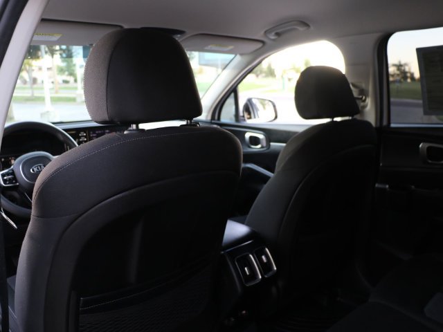 Used 2021 Kia Sorento LX FWD image 15