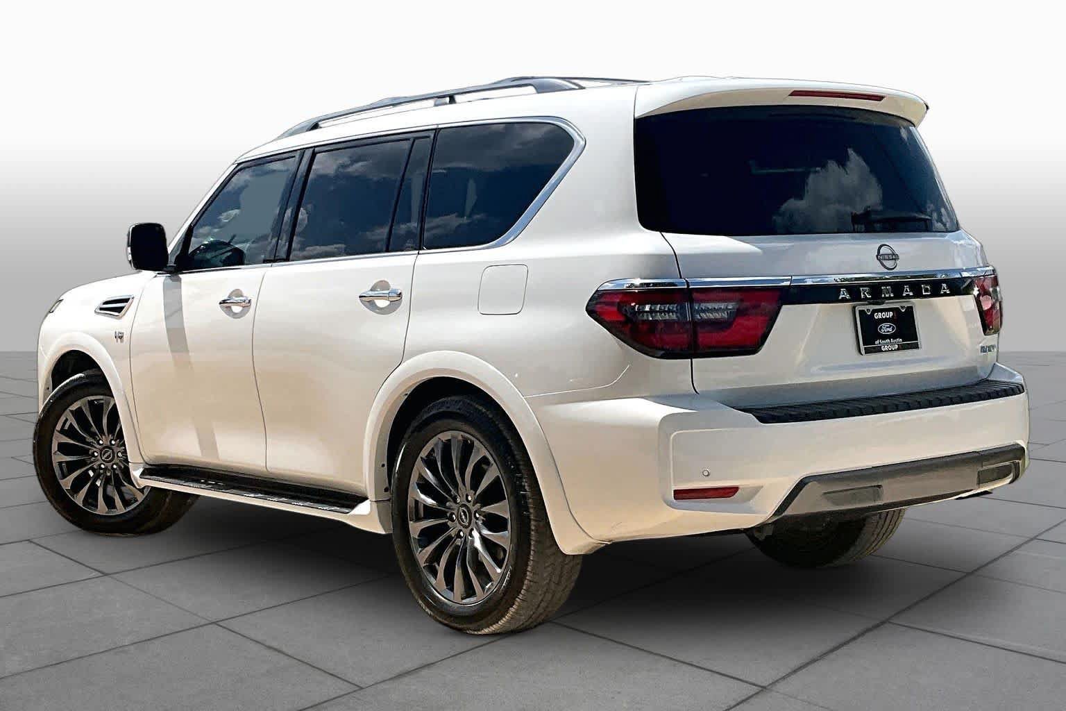 Used 2022 Nissan Armada Platinum w/ Captain's Chairs Package AWD/4WD image 6