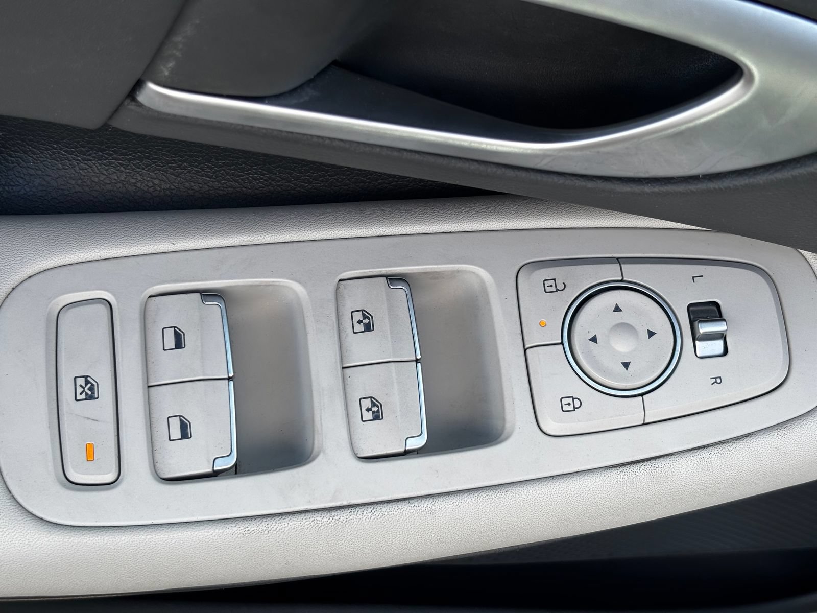 Used 2025 Hyundai Sonata SEL FWD image 11