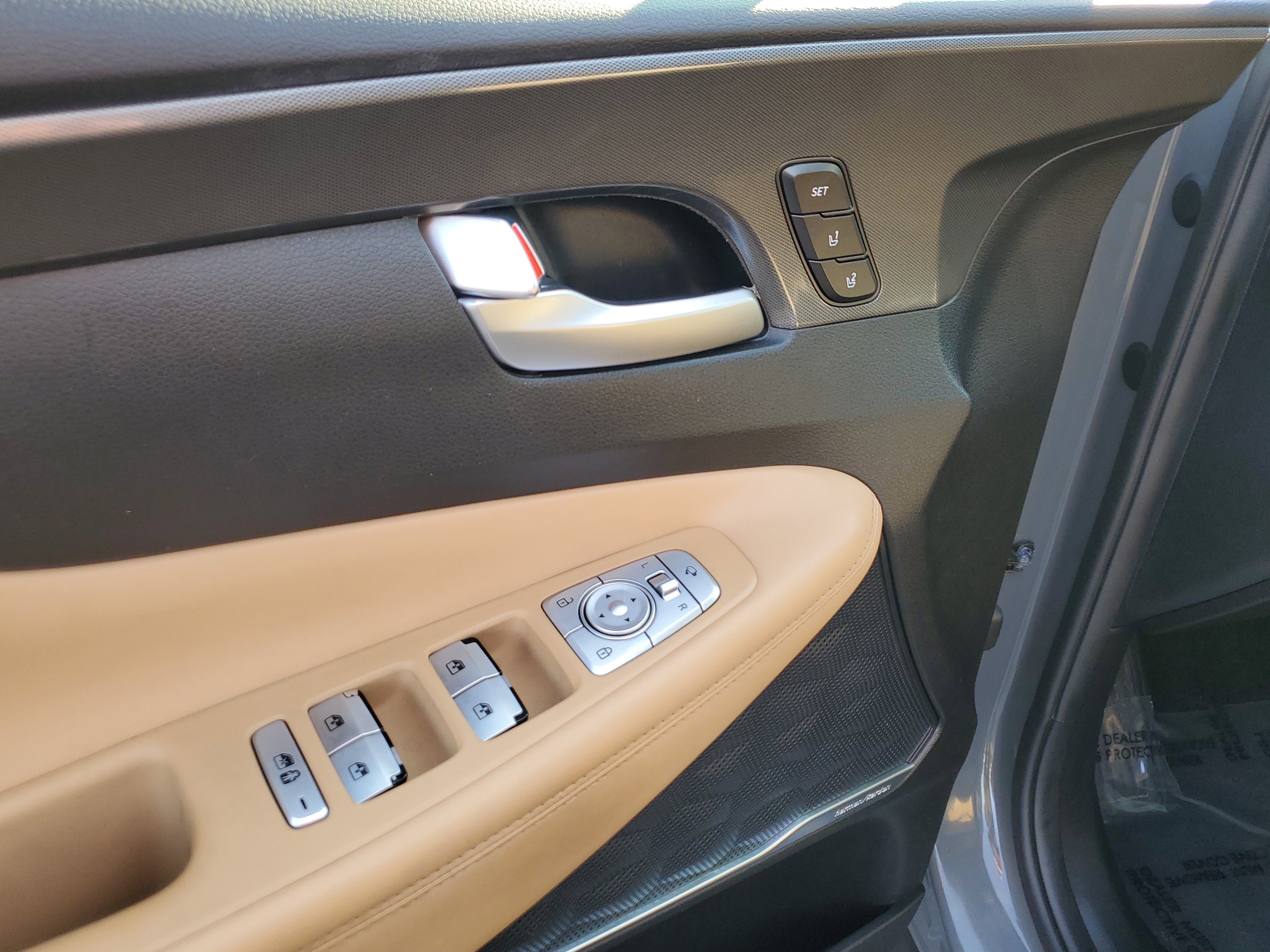 Used 2023 Hyundai Santa Fe Calligraphy image 21