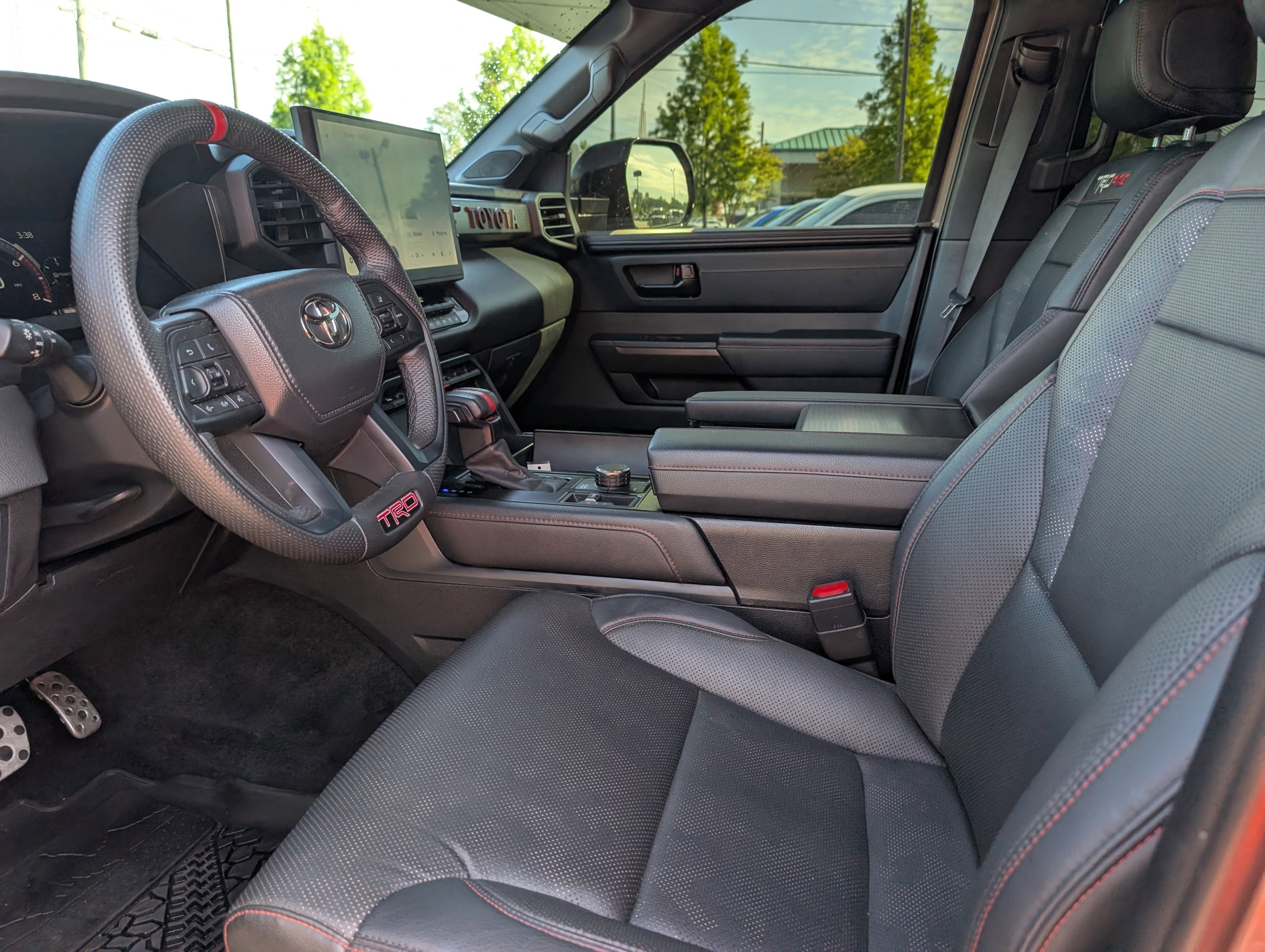 Used 2025 Toyota Sequoia TRD Pro AWD/4WD image 18