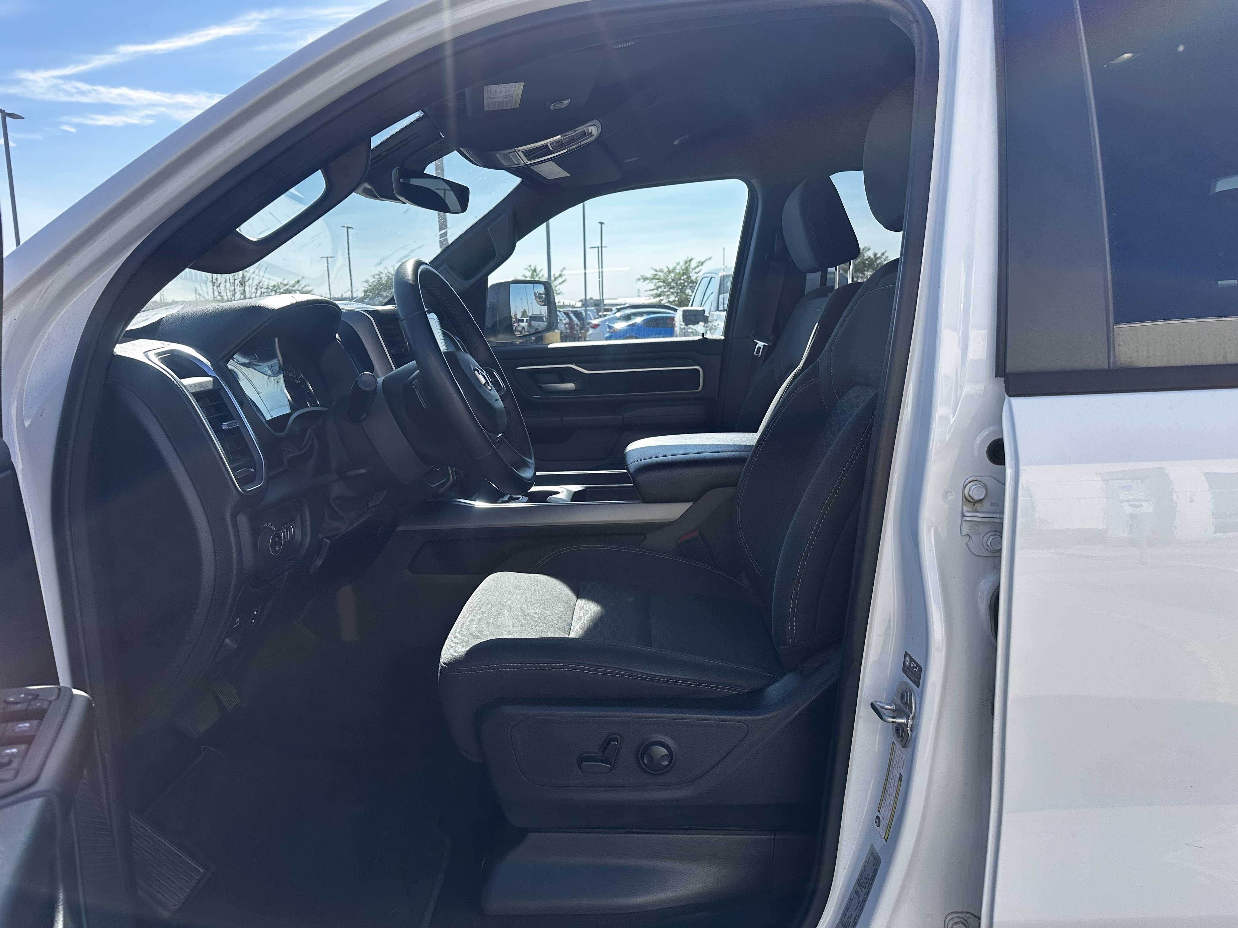 Used 2025 RAM 1500 Big Horn AWD/4WD image 7