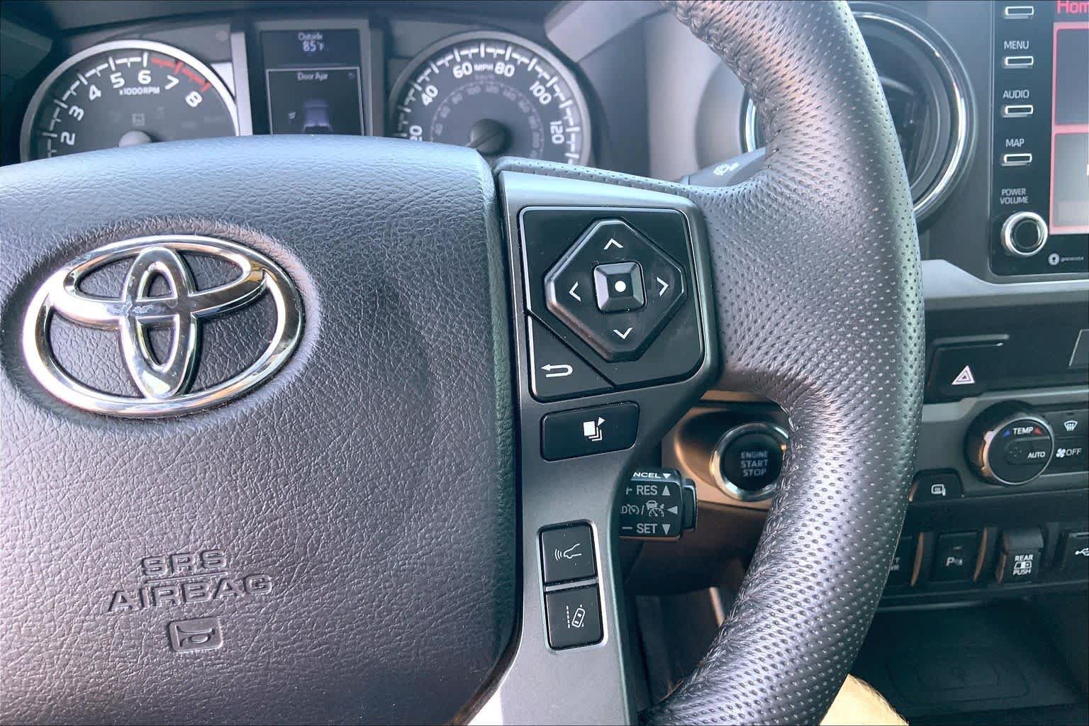 Used 2021 Toyota Tacoma TRD Off-Road w/ Technology Package AWD/4WD image 25