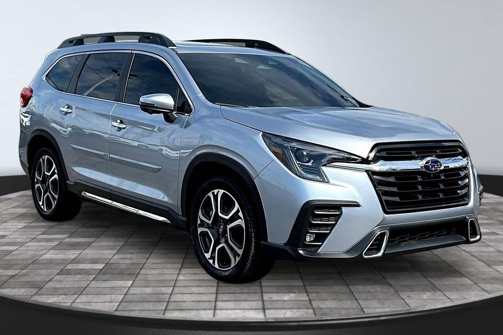 Used 2023 Subaru Ascent Touring AWD/4WD image 1