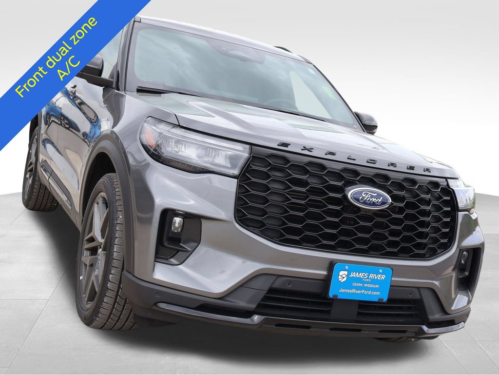 Certified 2025 Ford Explorer ST-Line w/ ST-Line Street Pack AWD/4WD image 7