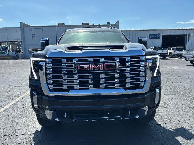 Used 2024 GMC Sierra 2500 Denali w/ Denali Reserve Package AWD/4WD image 2