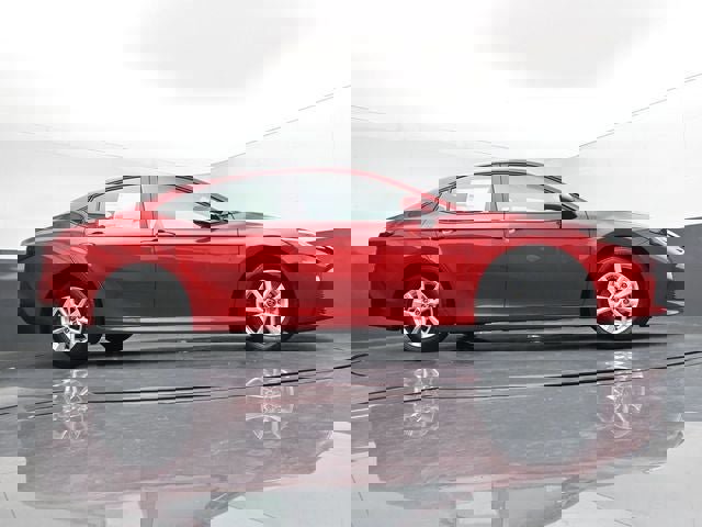 Used 2025 Toyota Camry LE FWD image 17