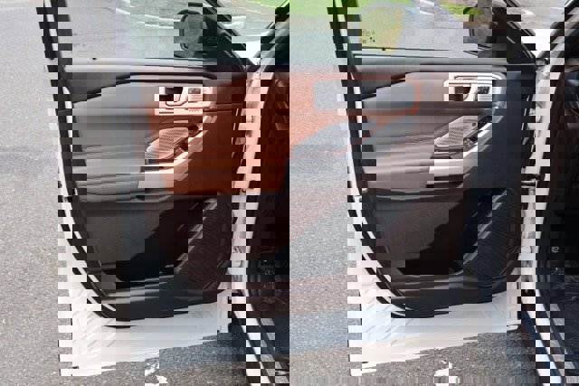 Certified 2022 Ford Explorer King Ranch w/ Technology Package image 16