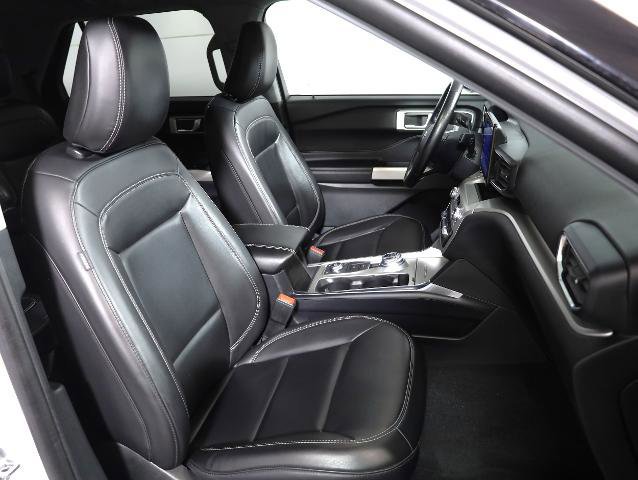 Certified 2021 Ford Explorer XLT w/ Equipment Group 202A image 9