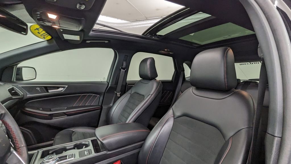Certified 2024 Ford Edge ST-Line image 3