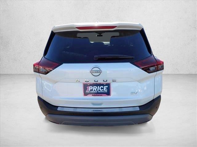 Used 2022 Nissan Rogue SV image 3