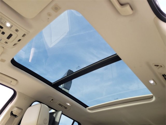 Used 2022 GMC Yukon XL Denali w/ Denali Ultimate Package image 21