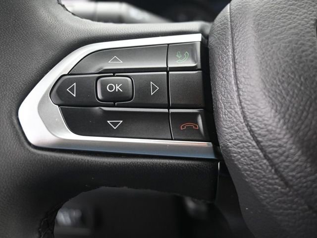 Used 2024 Jeep Compass Latitude image 17