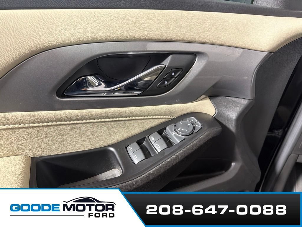 Used 2023 Chevrolet Traverse LT AWD/4WD image 9
