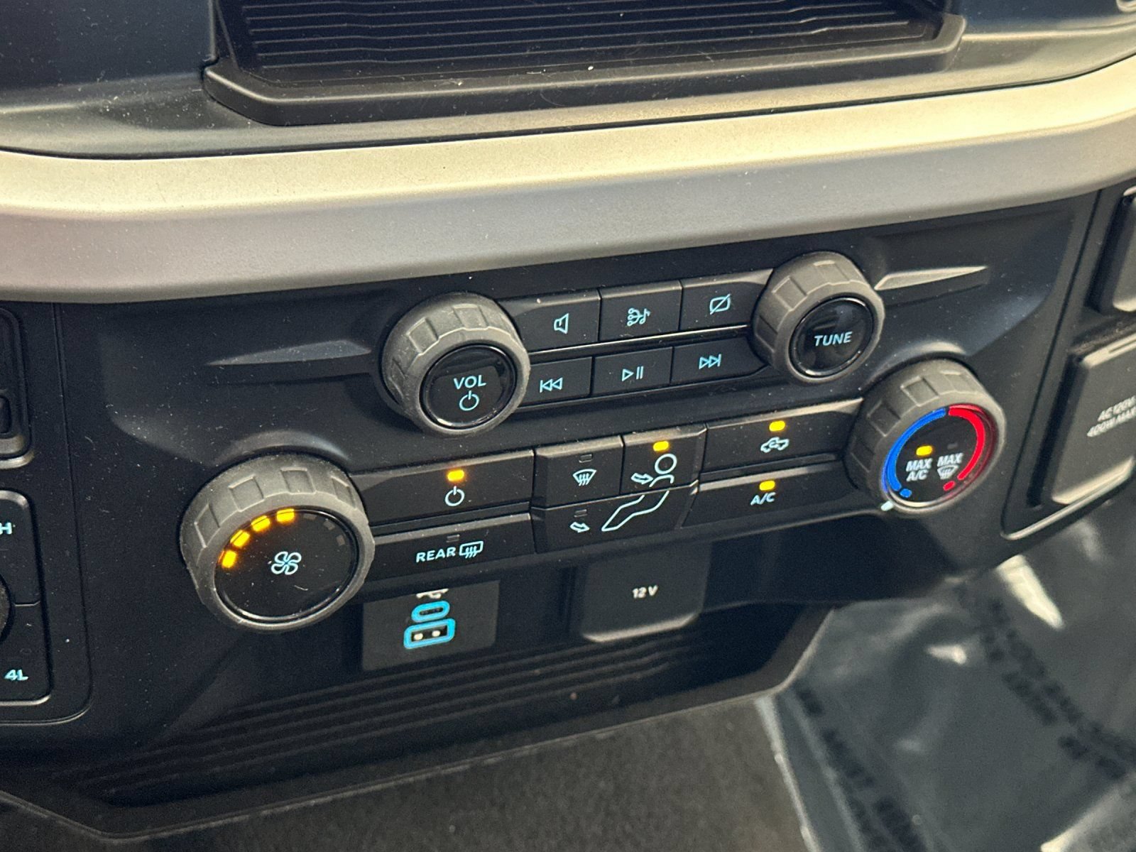 Certified 2024 Ford F250 XL w/ STX Appearance Package AWD/4WD image 18