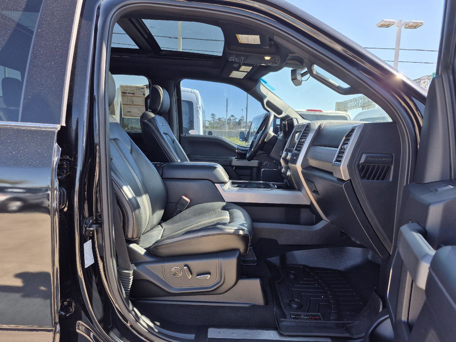 Certified 2021 Ford F450 Platinum w/ FX4 Off-Road Package image 23