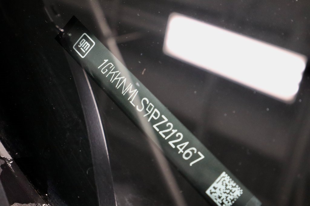 Used 2023 GMC Acadia SLT w/ LPO, Floor Liner Package image 36