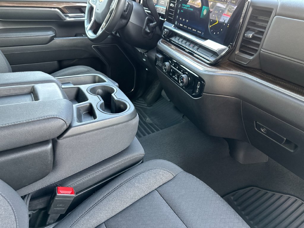 Used 2024 Chevrolet Silverado 2500 LT AWD/4WD image 15