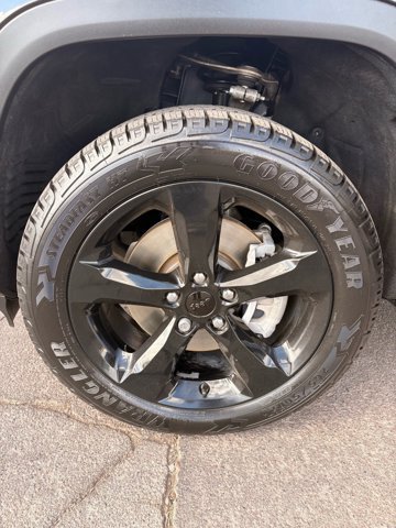 Used 2022 Jeep Grand Cherokee L Laredo RWD image 10