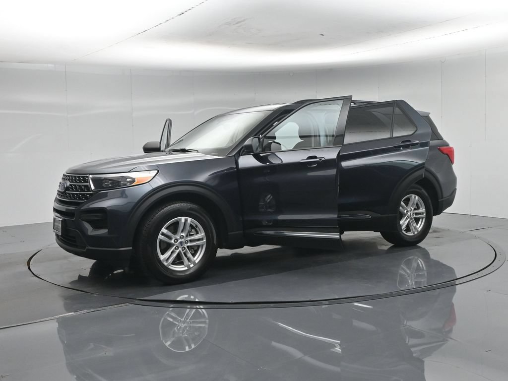 Certified 2023 Ford Explorer XLT RWD image 6