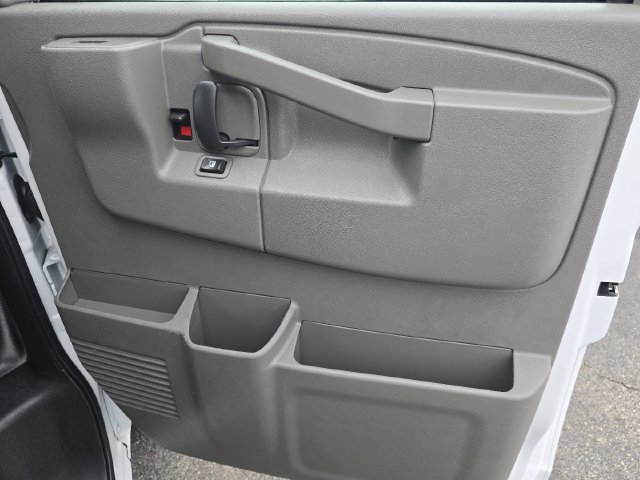 Used 2025 GMC Savana 2500 w/ Driver Convenience Package RWD image 17