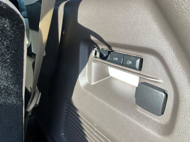 Certified 2023 Ford Explorer Platinum w/ Premium Technology Package AWD/4WD image 16