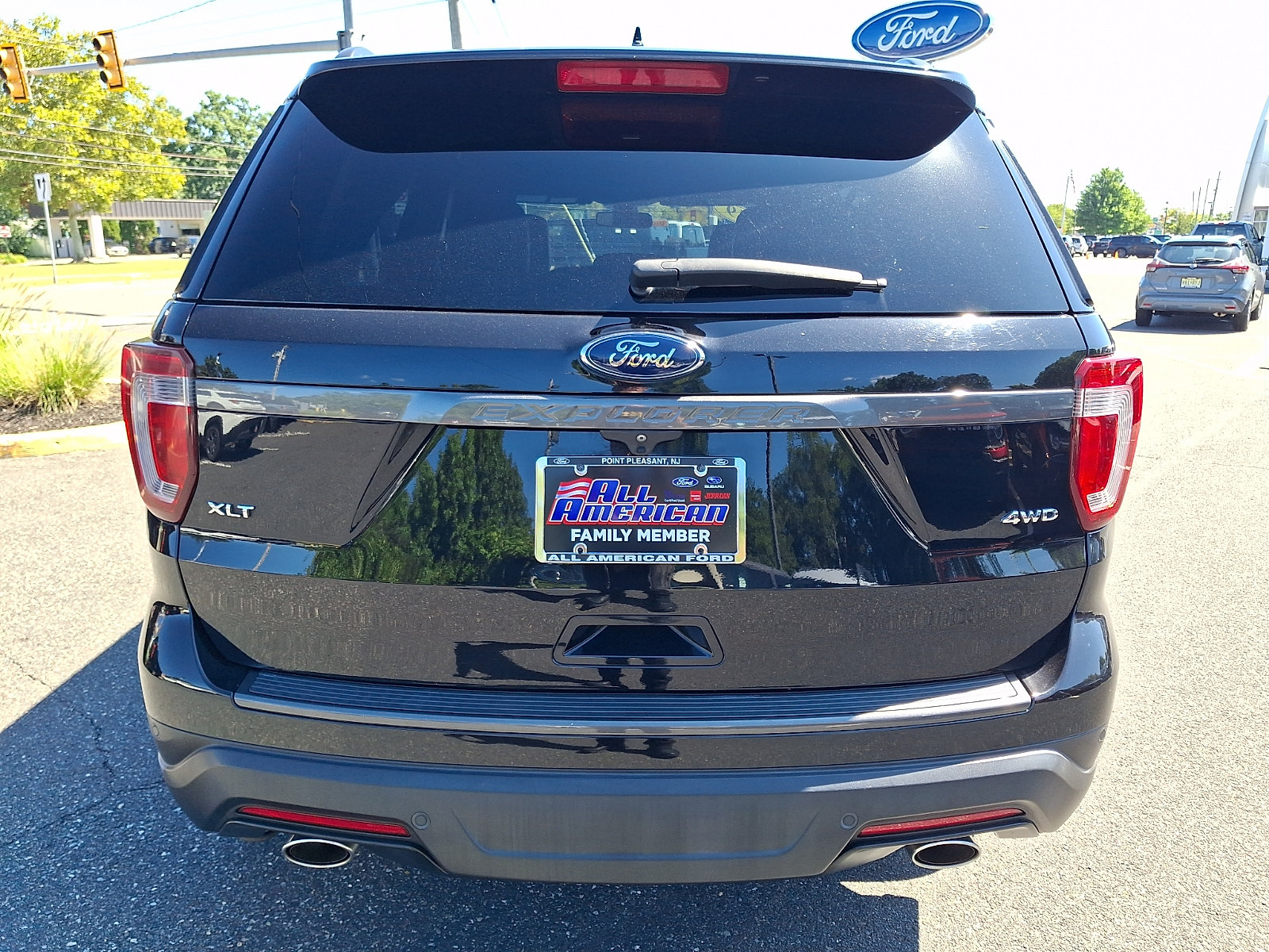 Certified 2019 Ford Explorer XLT w/ Equipment Group 202A AWD/4WD image 9