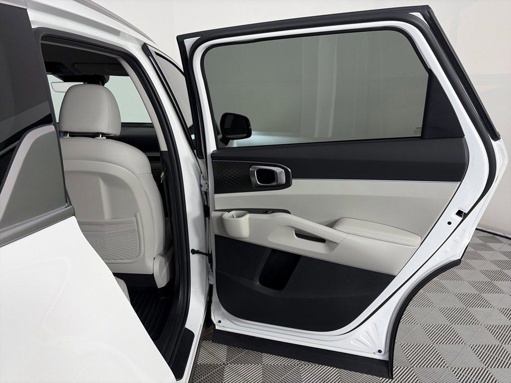Used 2025 Kia Sorento EX image 28